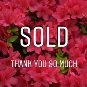 🌺 SOLD 🌺